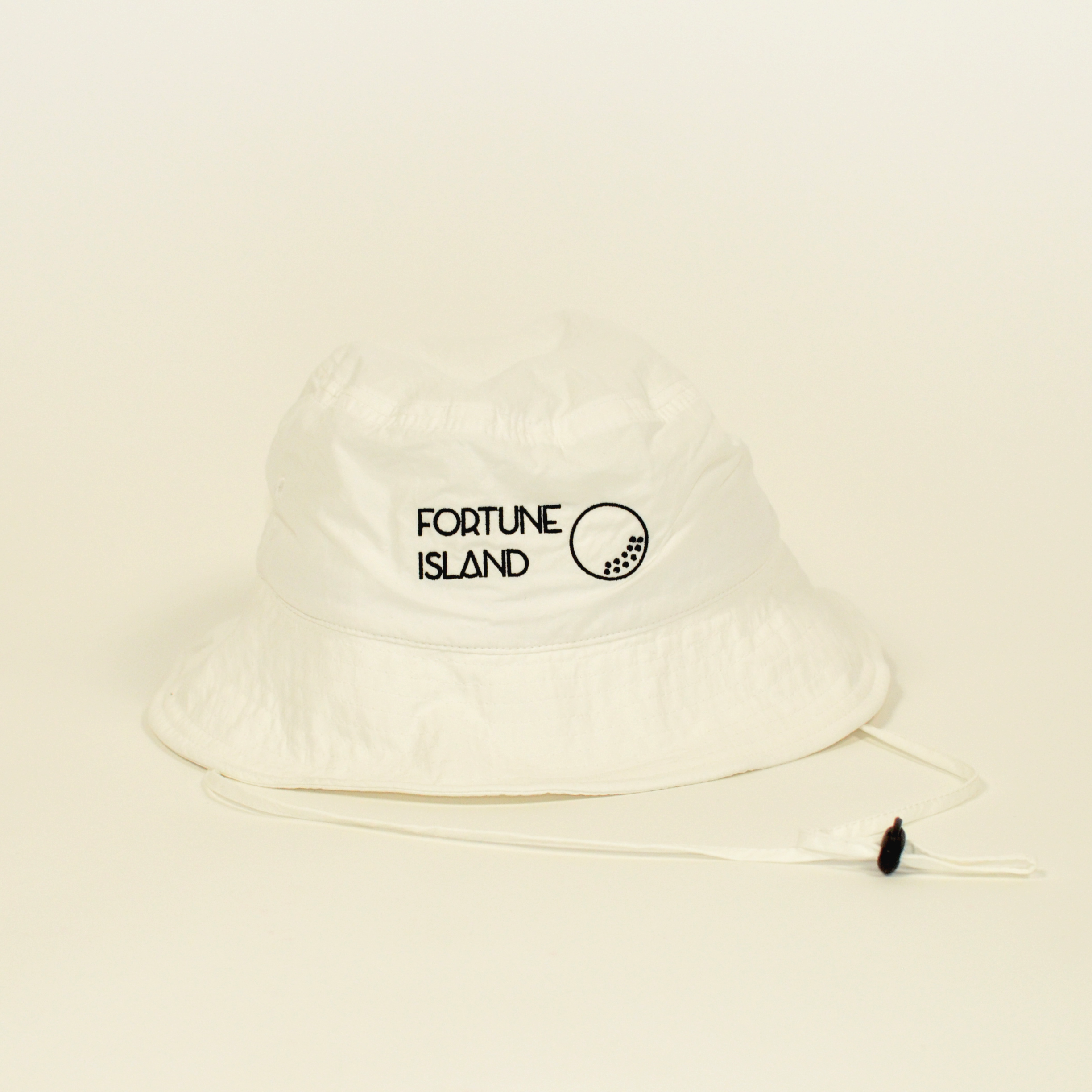 "Fortune Island"LOGO HAT White
